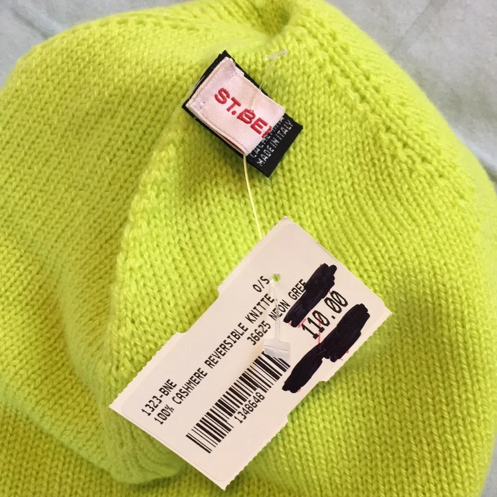 100% Cashmere Knit Beanie Reversible by St. Bernard